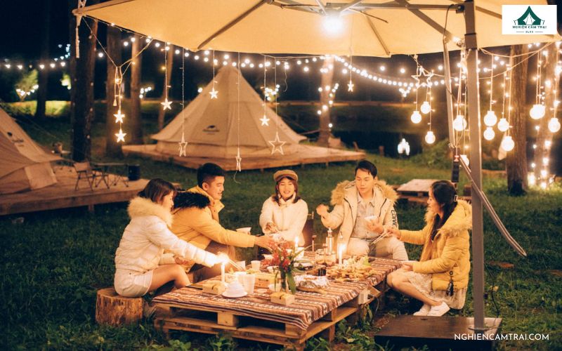 Kinh nghiệm cắm trại rừng thông Bản Áng cho người đi lần đầu 15 Tổ chức tiệc nướng BBQ