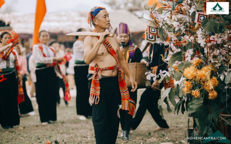 Kinh nghiệm cắm trại rừng thông Bản Áng cho người đi lần đầu 17 Trải nghiệm văn hóa & ẩm thực bản địa của người Thái