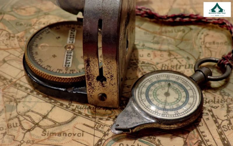 Hướng Tây là một trong bốn hướng chính cơ bản gồm Đông, Tây, Nam và Bắc