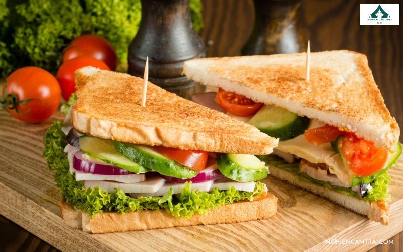 TOP 9 các món ăn nguội đi picnic dễ ăn, dễ bảo quản nhất 14 Bánh mì sandwich kẹp nhân gọn gàng, tiện dùng