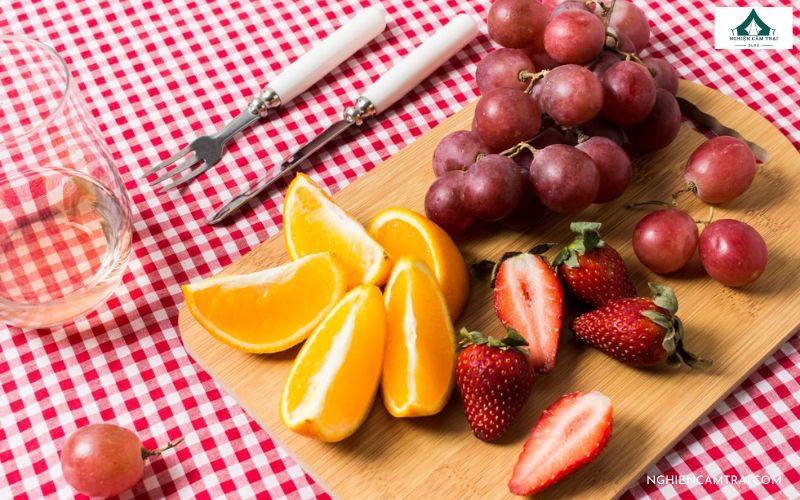 TOP 9 các món ăn nguội đi picnic dễ ăn, dễ bảo quản nhất 17 Trái cây tươi cắt sẵn, dùng ngay không cần chế biến