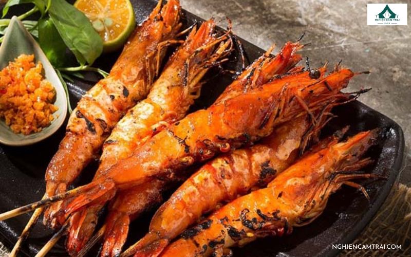 Tôm nướng muối ớt thơm cay hấp dẫn cho bữa ăn dã ngoại