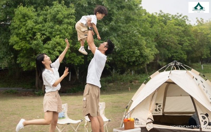 Concept chụp ảnh picnic gia đình tối giản Hàn Quốc