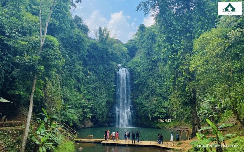 dòng thác ở măng đen