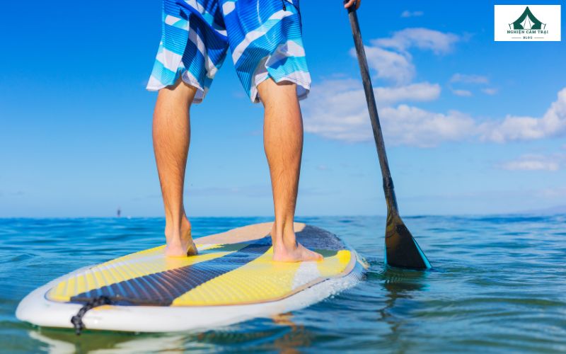Quần mặc khi chèo SUP cần mang lại cảm giác linh hoạt, nhẹ và không cản trở chuyển động