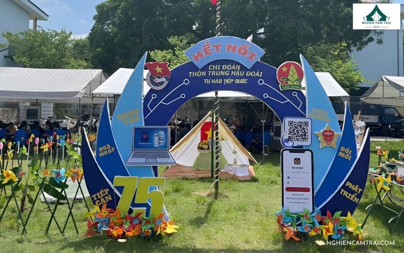 Mẫu cổng trại chủ đề “Vững bước”