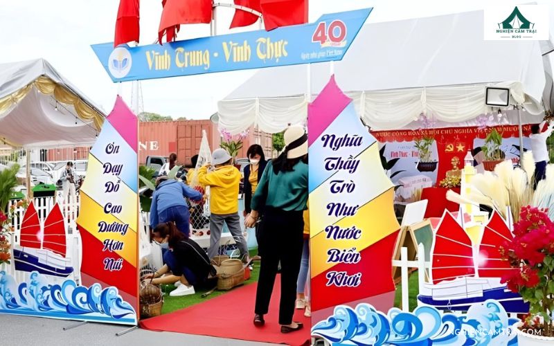 Mẫu cổng trại chủ đề tri ân thầy cô