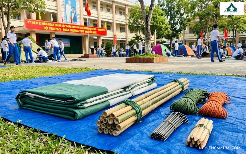 bộ dụng cụ chính cần chuẩn bị để dựng trại