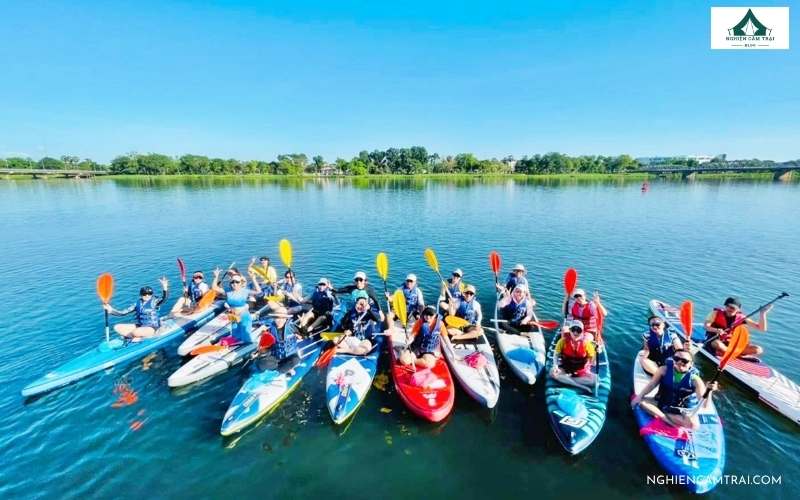 Ngày càng nhiều người quan tâm đến chèo SUP