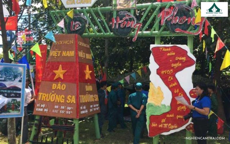 Cách lên ý tưởng trang trí cổng trại 26/3 đẹp, sáng tạo nhất 9 Cổng trại chủ đề biển đảo