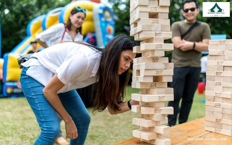 Trong những lúc nghỉ ngơi có thể chơi trò rút thẻ bài để tạo niềm vui