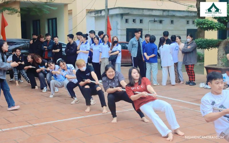 Trò chơi kéo co 26/3 cho học sinh