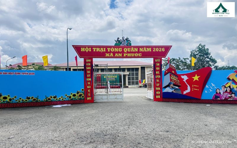 cổng trại tòng quân