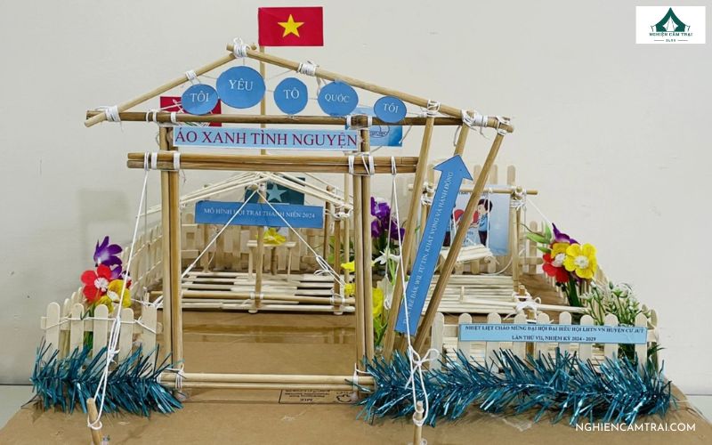 Mô hình cổng trại độc đáo với thiết kế đẹp mắt
