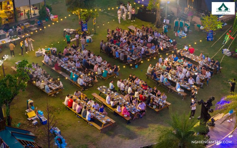 Không gian buổi tối và sinh hoạt nhóm