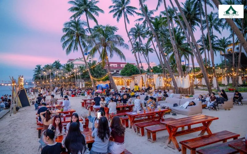 Khu Beach Bar – Tọa độ ngắm hoàng hôn rực rỡ nhất Mũi Né
