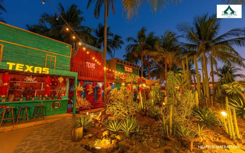 Không gian beach bar ngắm hoàng hôn trên biển đầy thư giãn
