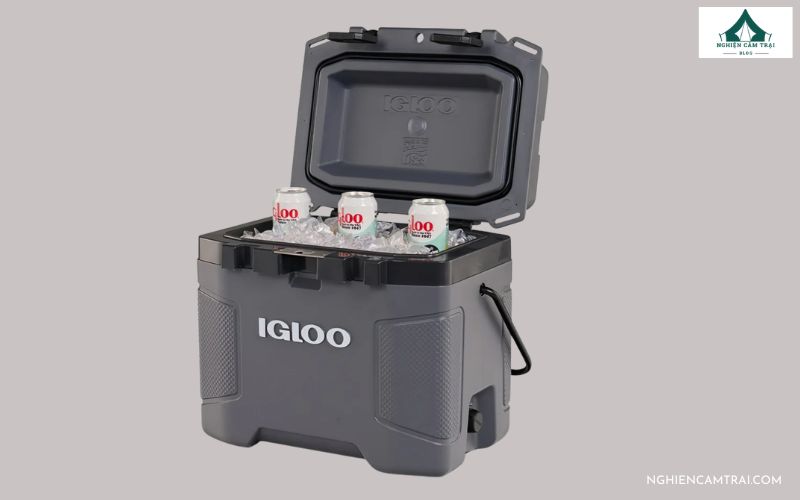 Igloo Trailmate 24L trang bị bánh xe địa hình, giúp vận chuyển thực phẩm và đá lạnh dễ dàng