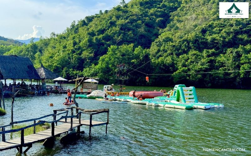 ZCamp Nha Trang – Cắm trại, vui chơi và nghỉ dưỡng bên hồ Kênh Hạ 17 khu trò chơi nhà phao dưới nước ở ZCamp Nha Trang