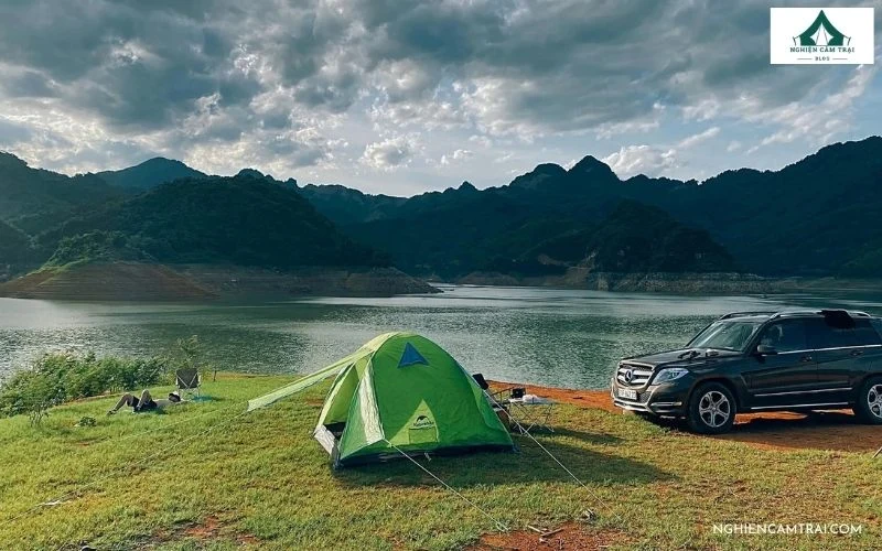 Review cắm trại ở Thung Trâu Hoà Bình giữa núi rừng và sông Bôi 6 Thung Trâu Hoà Bình là địa điểm cắm trại gần sông Bôi, cách Hà Nội khoảng 80 km