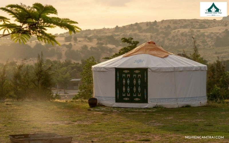 Top 5 nơi glamping Ninh Thuận giữa thiên nhiên hoang sơ, thơ mộng 7 Tanyoli Mũi Dinh Ninh Thuận mang đến khu glamping kết hợp giữa thảo nguyên, núi và vùng cát ven biển