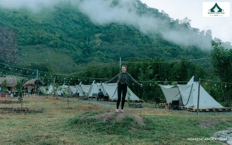 Review TaGu Glamping Phước Bình với trải nghiệm nghỉ dưỡng giữa núi rừng 6 Khung cảnh glamping núi rừng tại TaGu Phước Bình